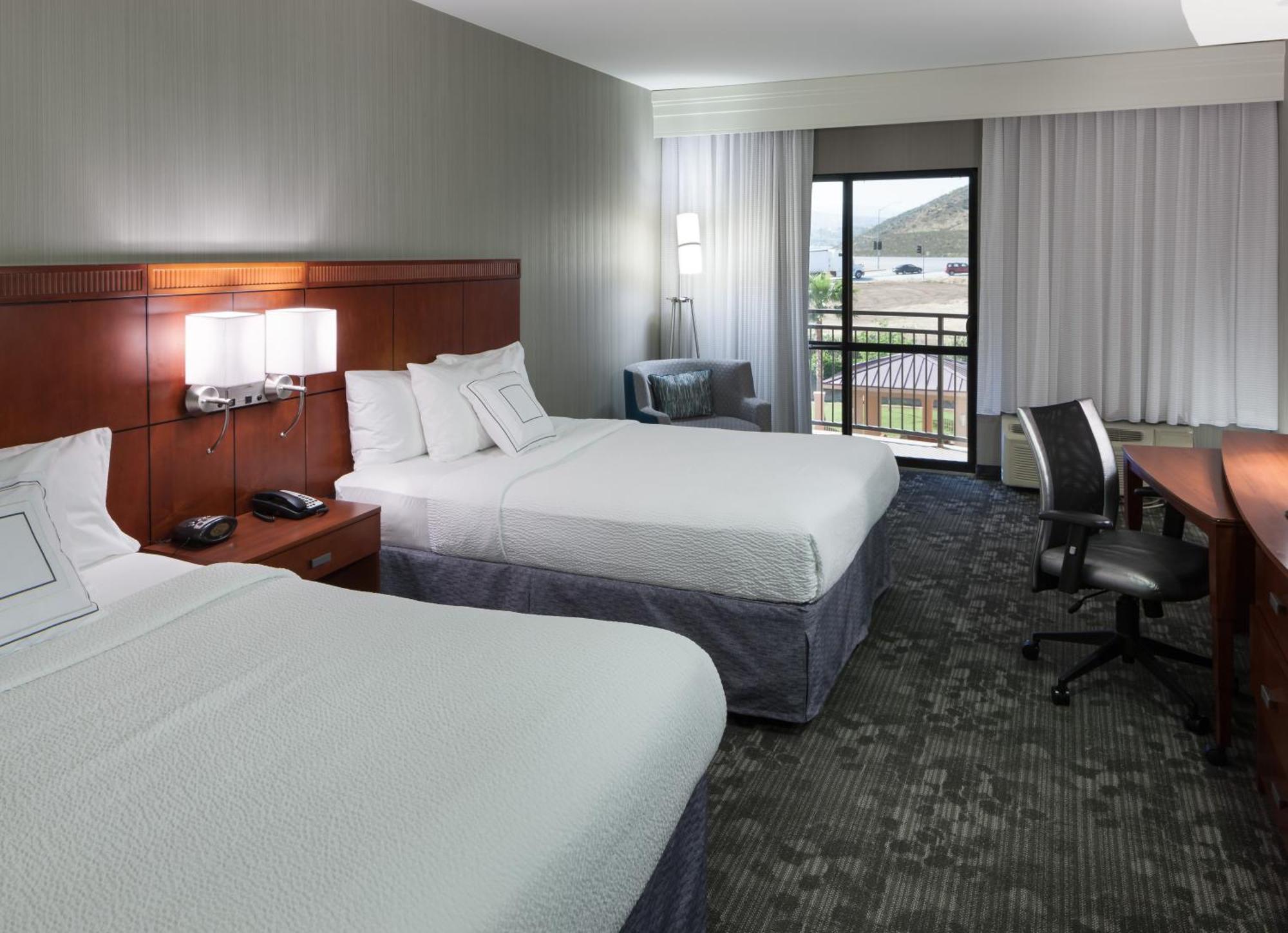 Courtyard By Marriott Santa Clarita Valencia Hotell Exteriör bild