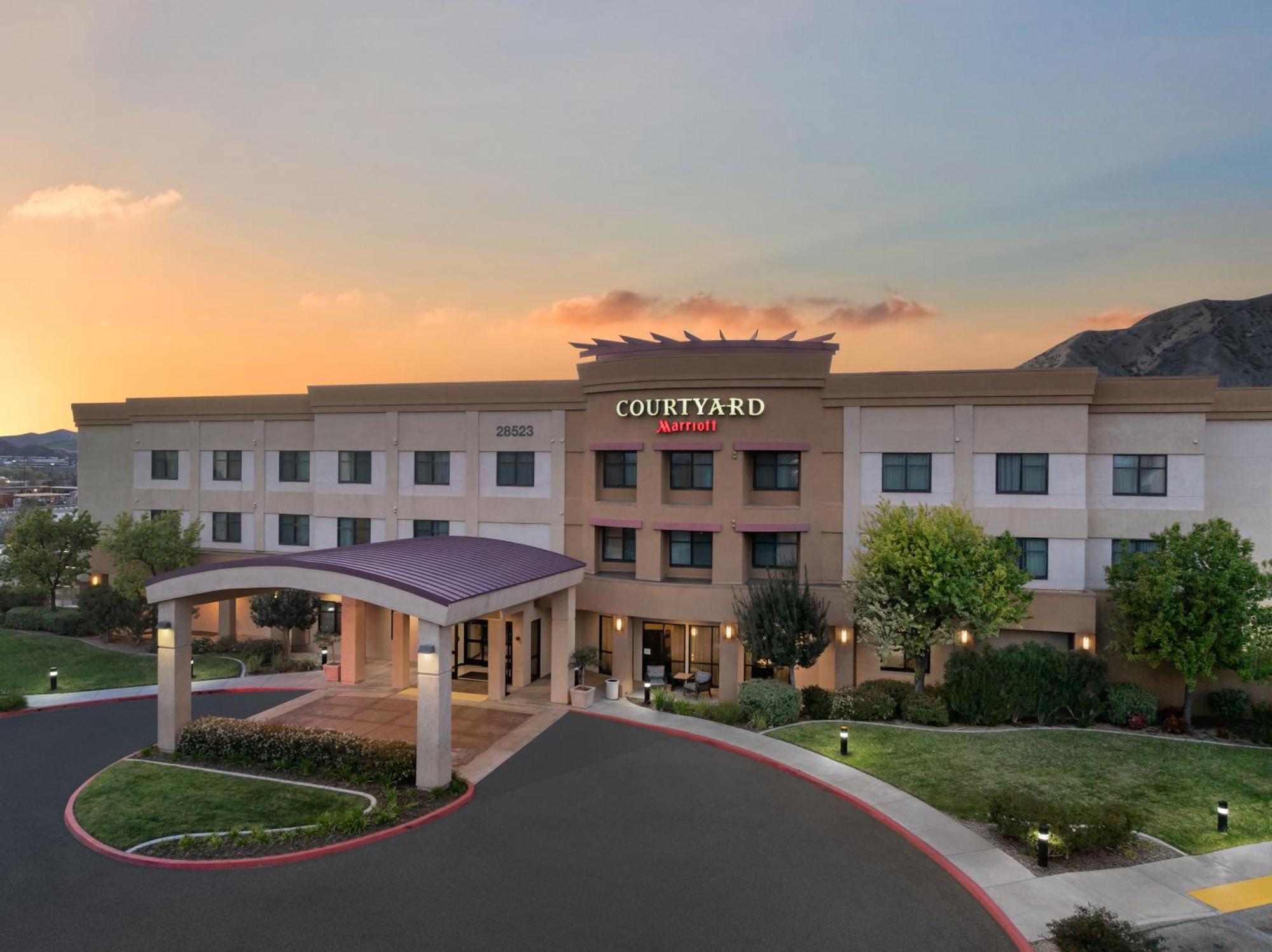 Courtyard By Marriott Santa Clarita Valencia Hotell Exteriör bild