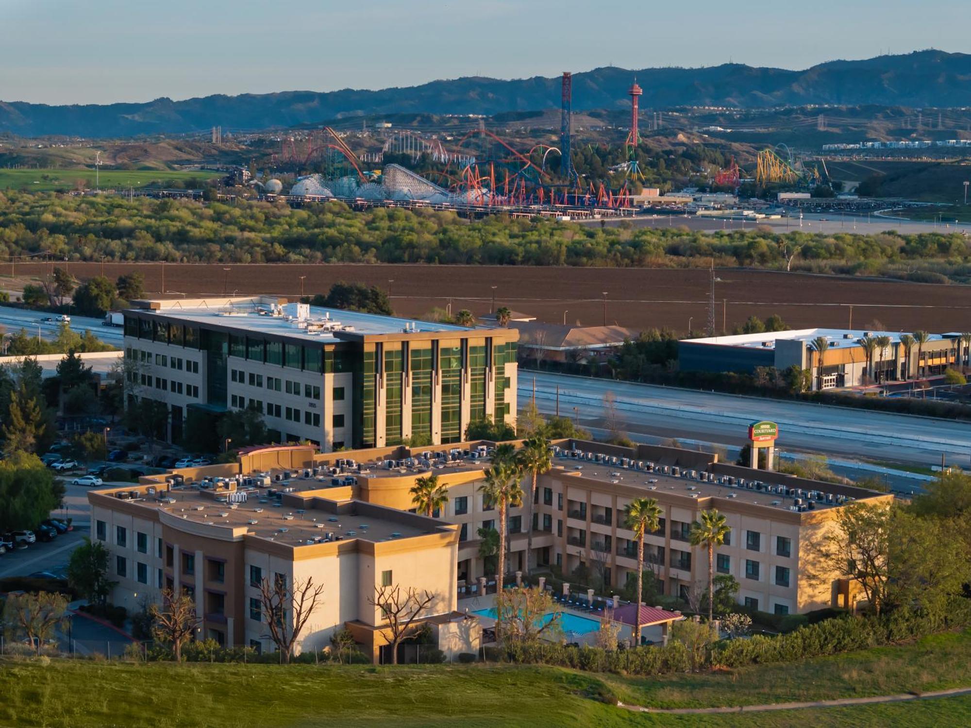 Courtyard By Marriott Santa Clarita Valencia Hotell Exteriör bild