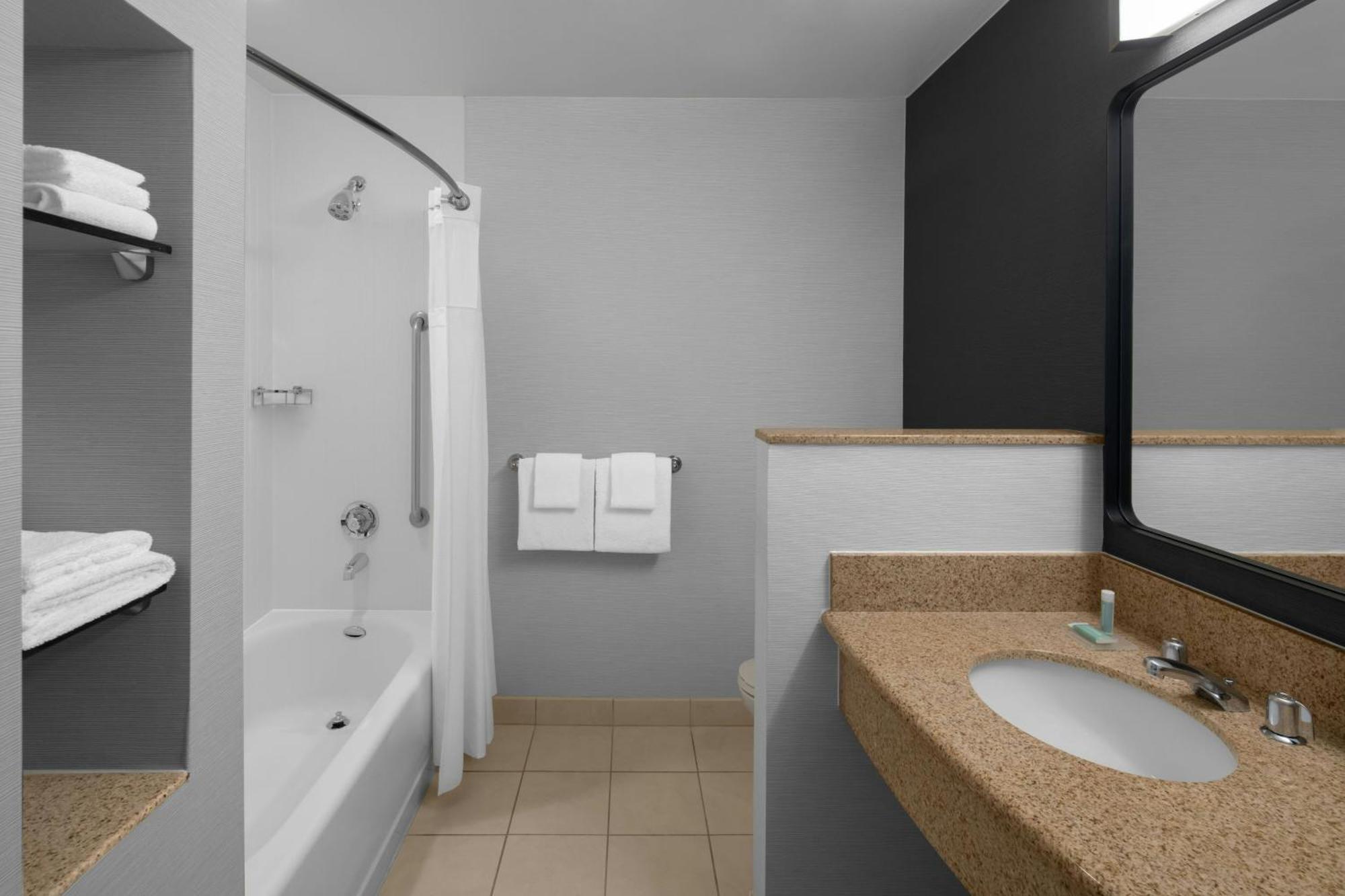 Courtyard By Marriott Santa Clarita Valencia Hotell Exteriör bild